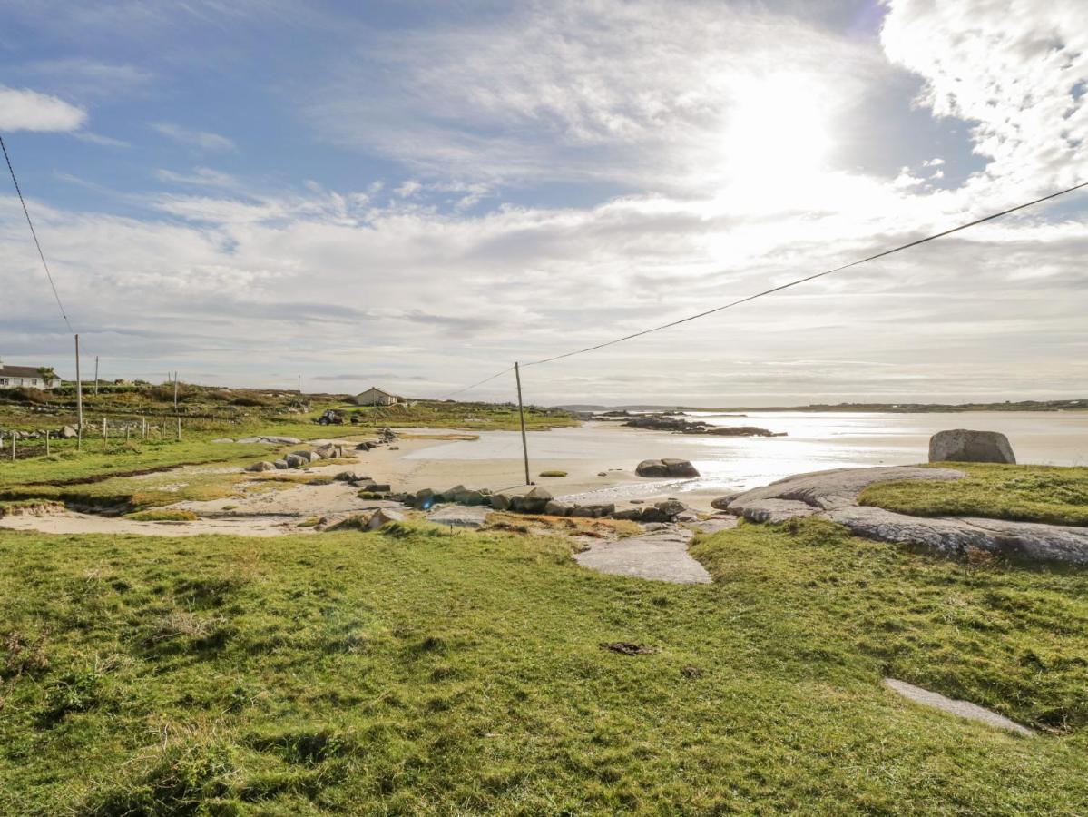 Realt Na Maidne Villa Claddaghduff Exteriör bild
